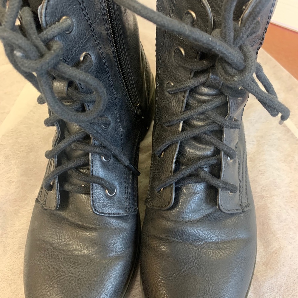 Brash combat boots